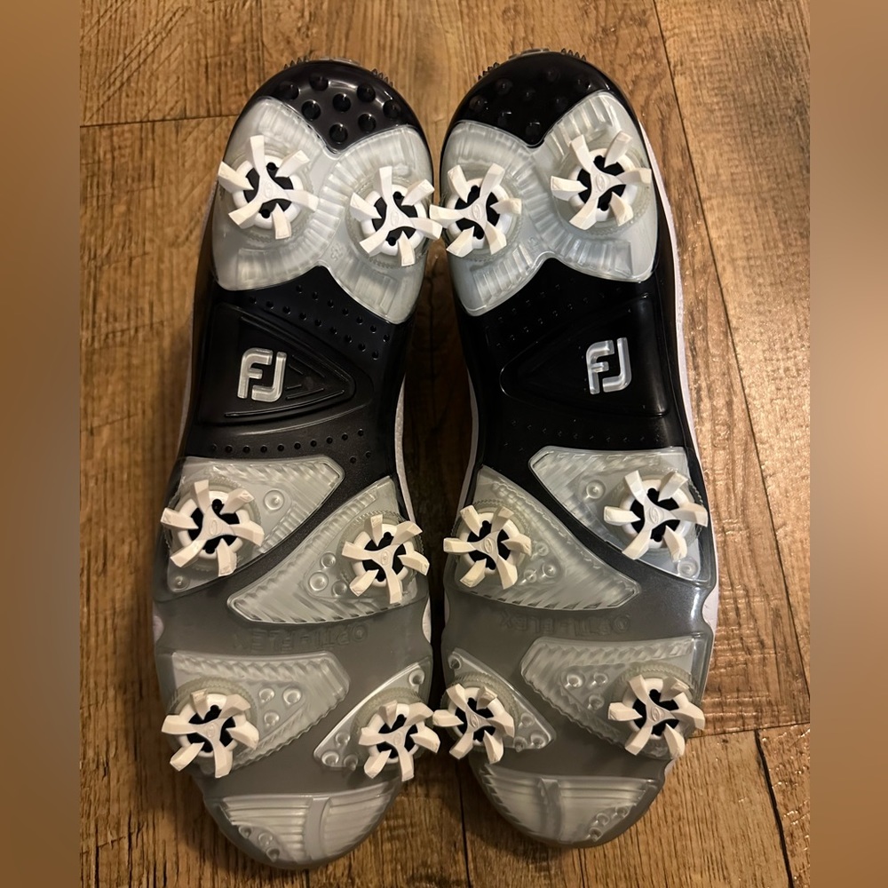 Brand New Women’s FootJoy DNA Golf Spikes Shoes - black and white, size 7.5 - Picture 4 of 5